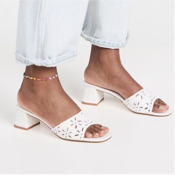 NEW Larroude "Brigitte" Wht Canvas Slides w/Embroidered Floral Cutouts Sz.7 $315 - Picture 1 of 10